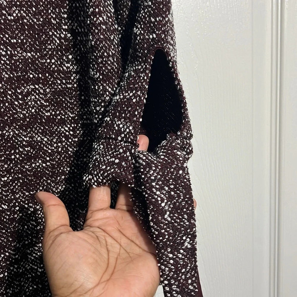 Ann Taylor Factory Burgundy, black and white speckled top. Size XS - Picture 4 of 6